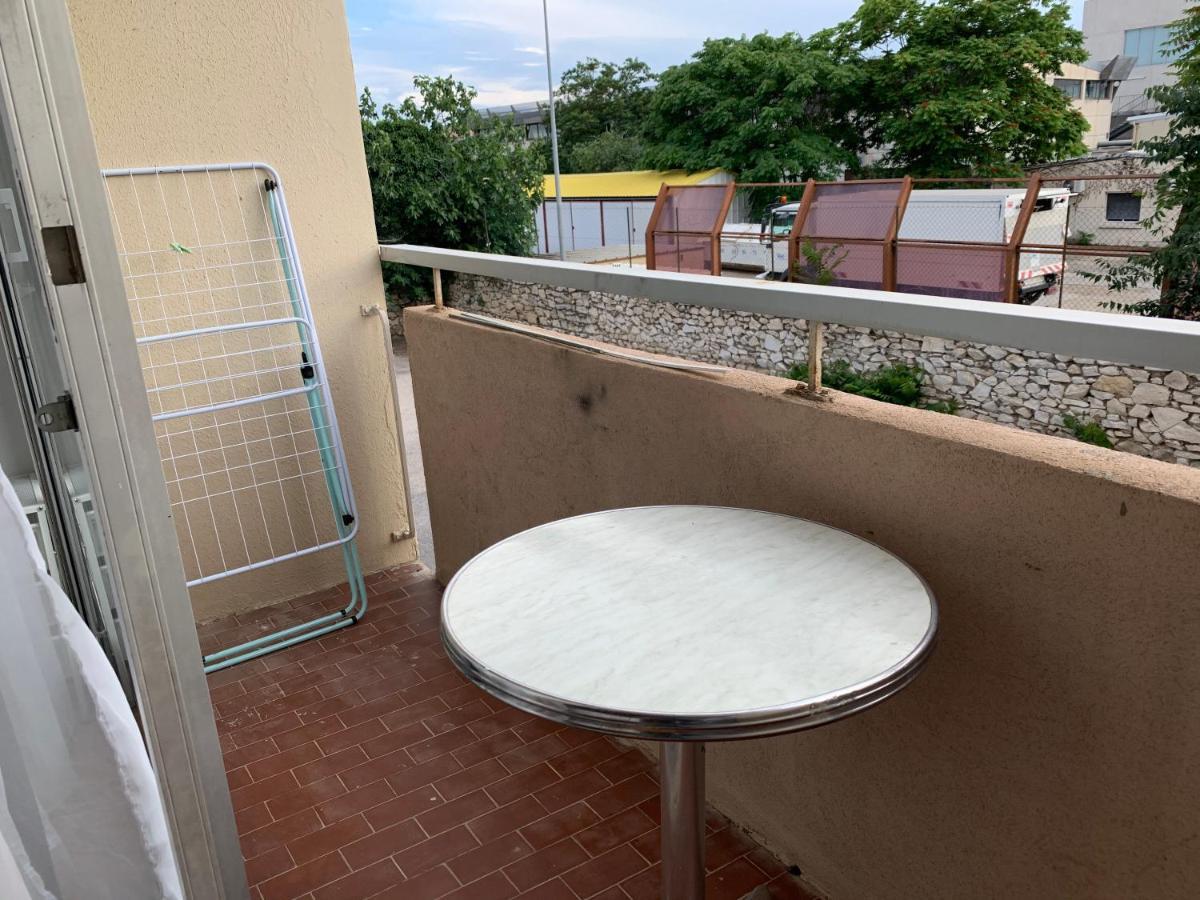 Apartamento Nimes studio Les Lavandes Parking securisé Exterior foto
